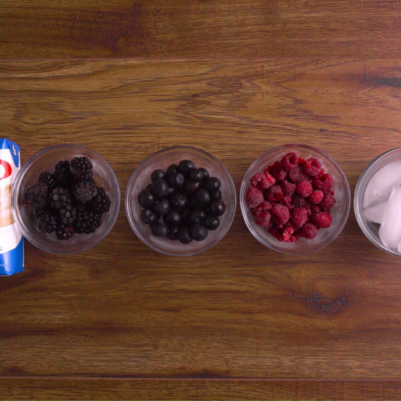 Step 5 Making the red smoothie layer Rainbow smoothie
