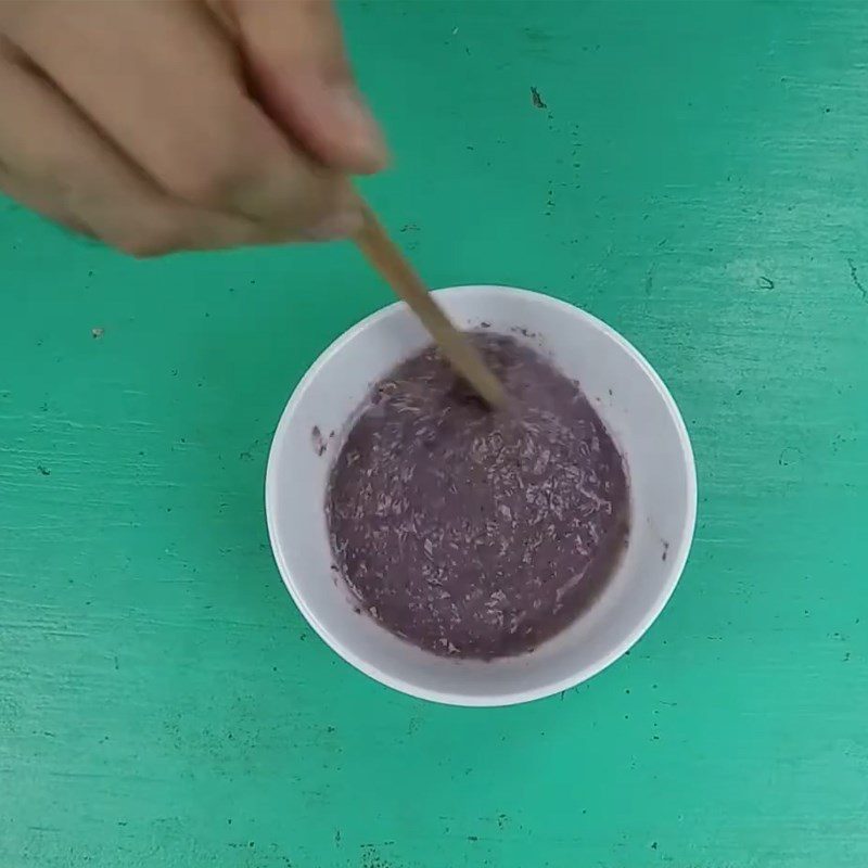 Step 2 Making shrimp paste with eggplant