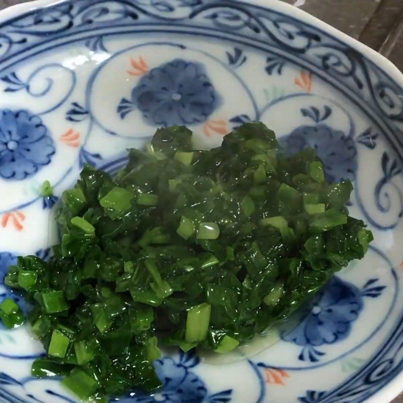 Step 2 Making scallion oil