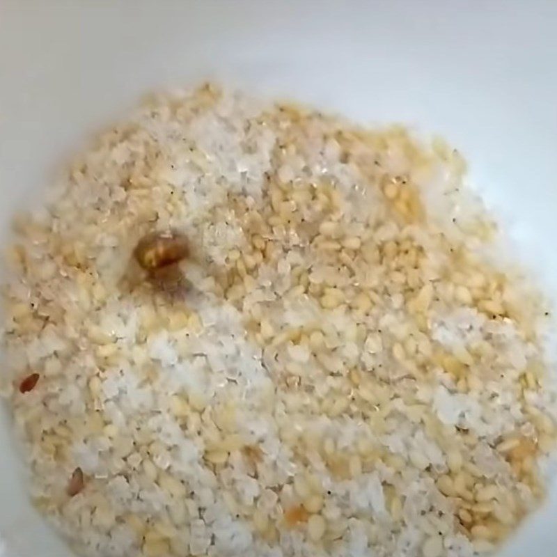 Step 3 Make sesame salt Green mung bean sticky rice whole grain