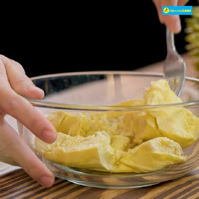 Step 1 Make the filling for durian cream mochi