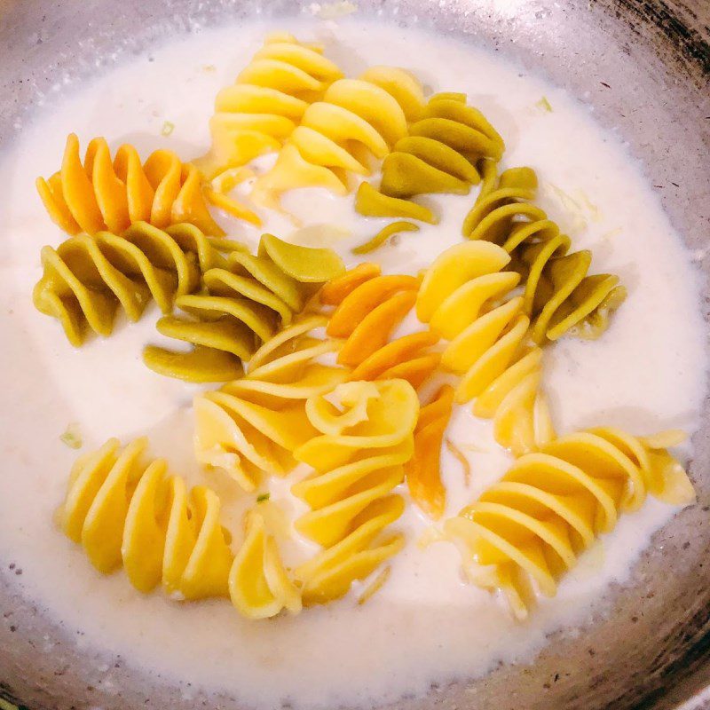Step 2 Make Creamy Salmon Pasta