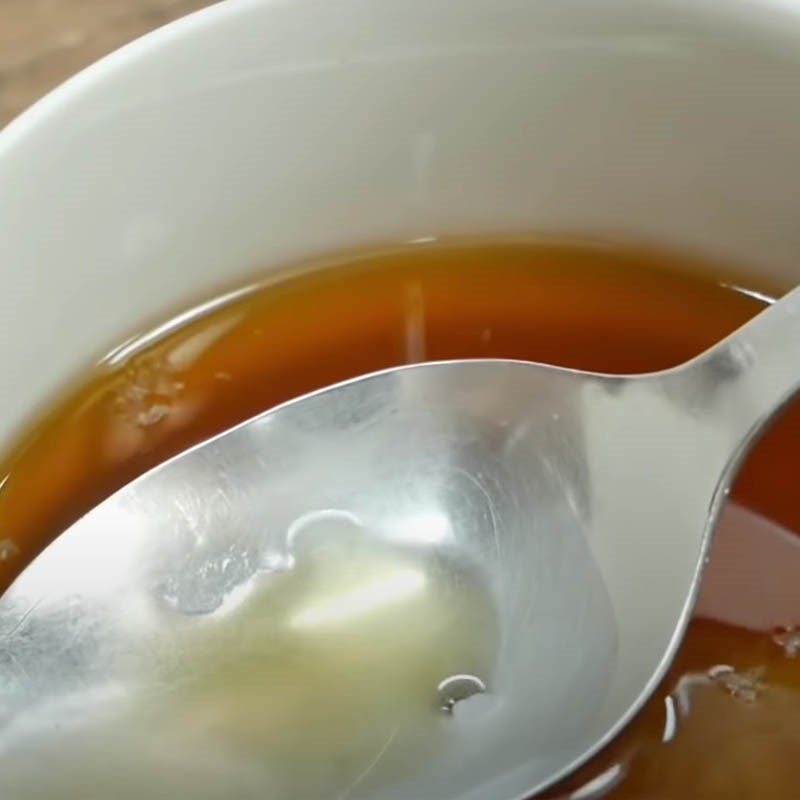 Step 6 Make the dipping sauce for Southern-style vegetarian rice cake