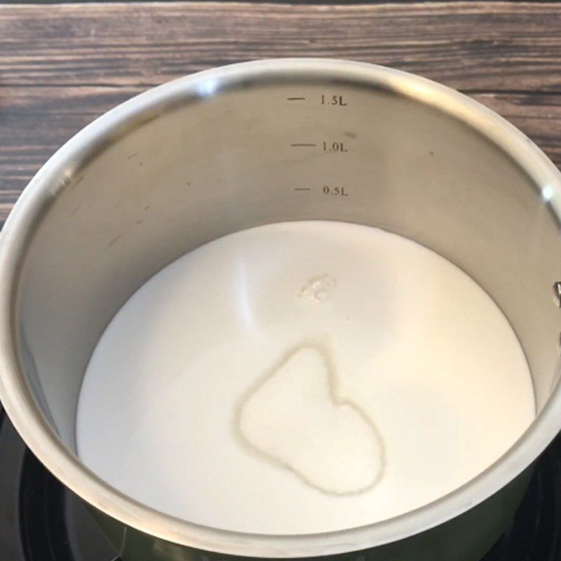 Step 4 Make coconut milk Mung bean sweet soup