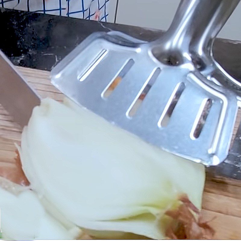 Step 3 Make the juice Onion apple juice