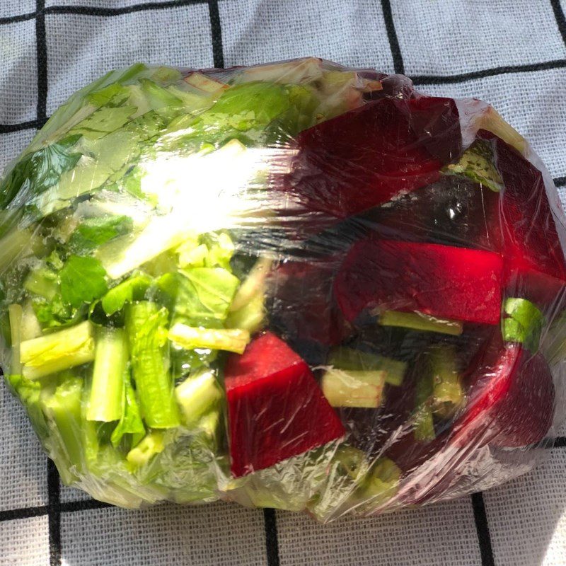 Step 3 Making Beetroot Celery Juice Beetroot Celery Juice
