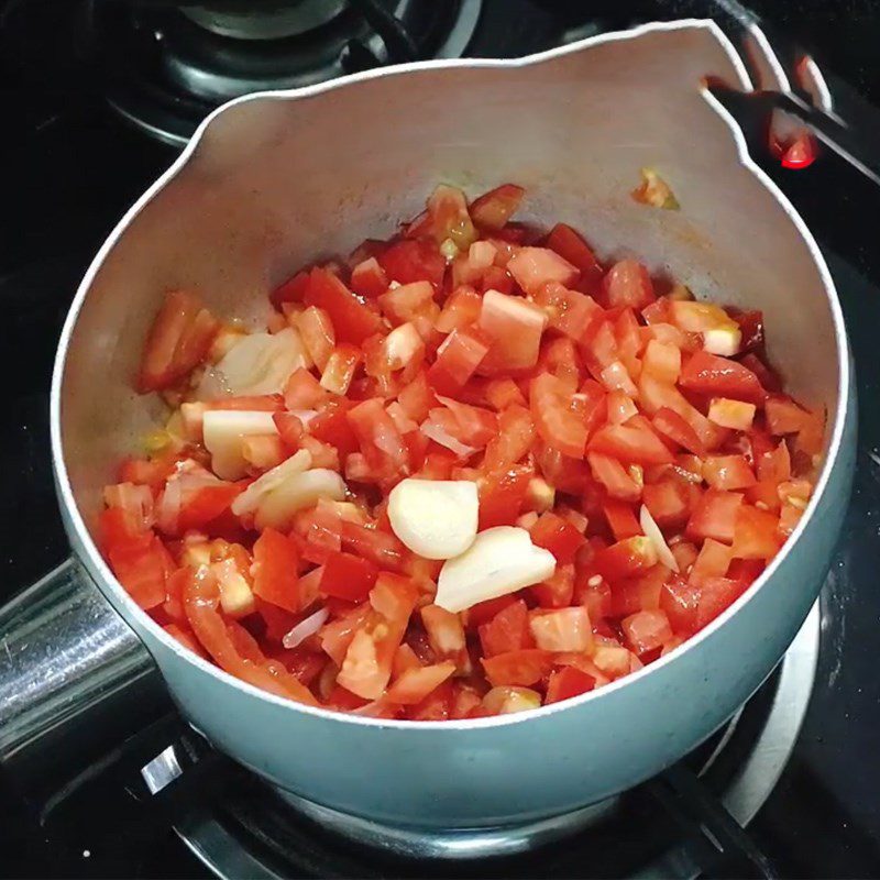 Step 4 Making tomato sauce for basa fish stew