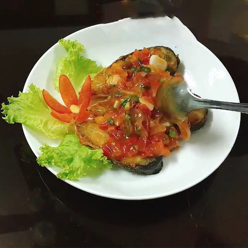 Step 4 Making tomato sauce for basa fish stew