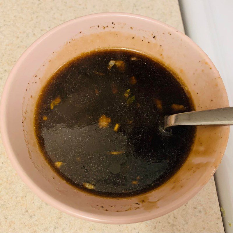 Step 6 Make the sauce for mixing Dry noodle soup (recipe shared by user)