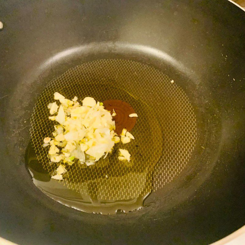 Step 6 Make the sauce for mixing Dry noodle soup (recipe shared by user)