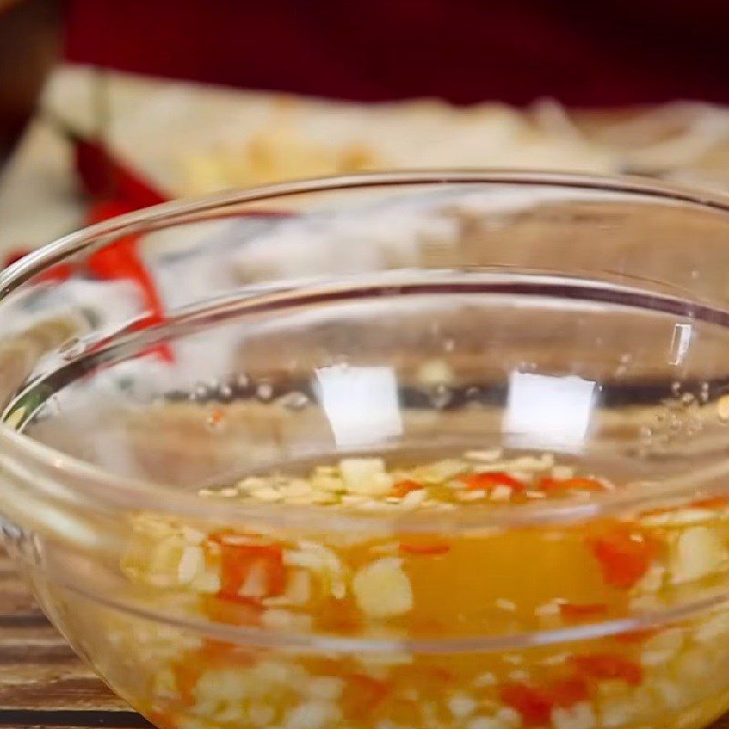 Step 3 Make the salad dressing Dried shrimp salad with pickled shallots
