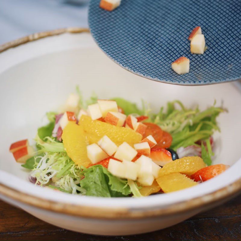Step 4 Make the shrimp Cocktail salad