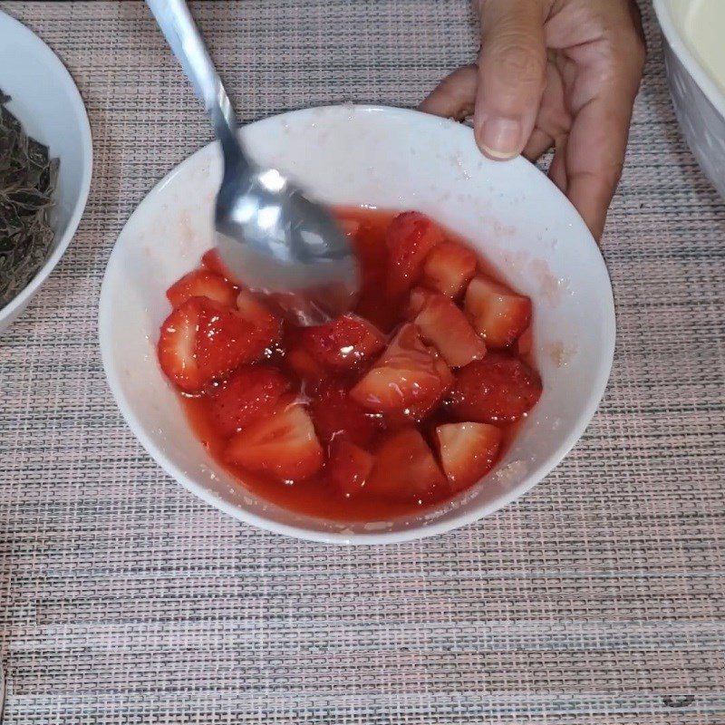 Step 1 Make strawberry syrup for Strawberry Chocolate Ice Cream