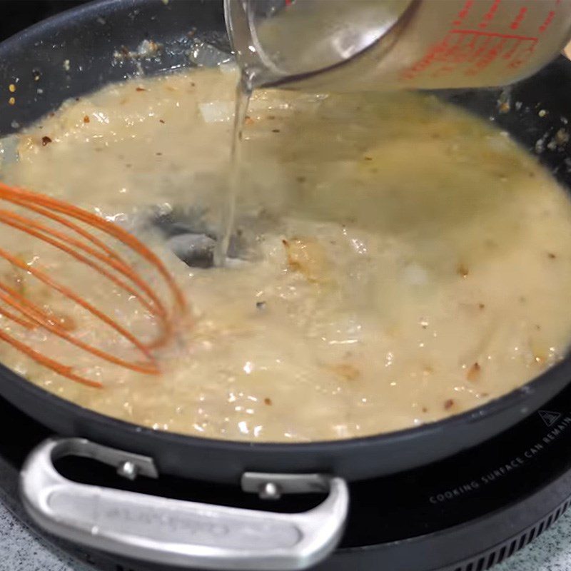 Step 5 Make the cream sauce for seared chicken