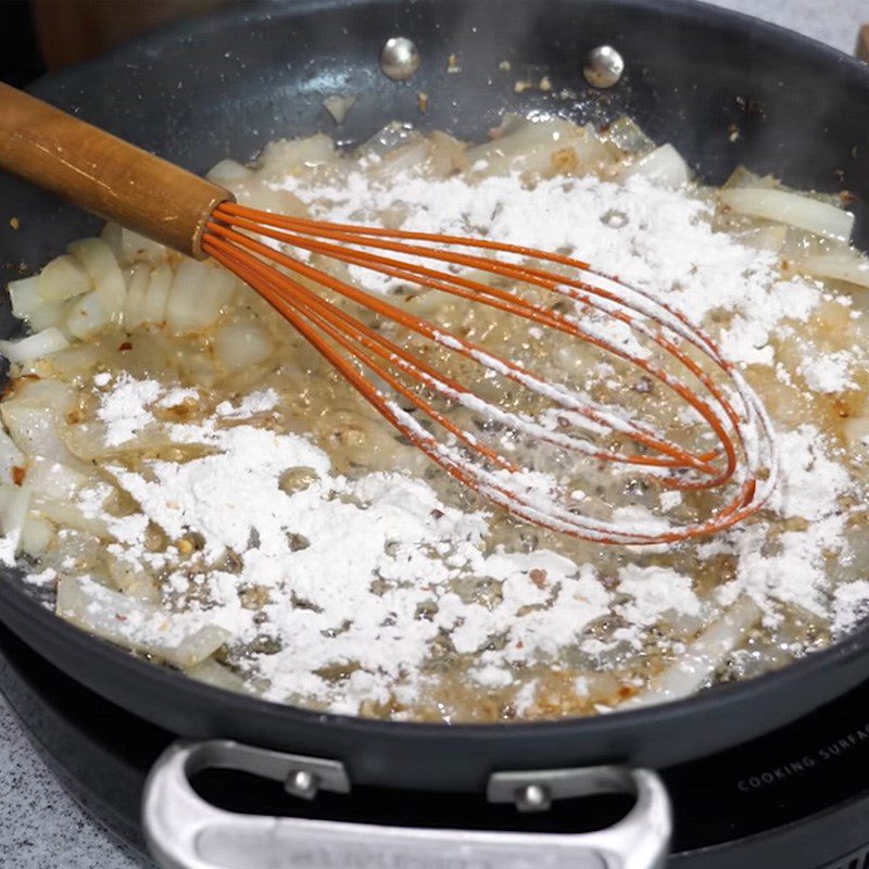 Step 5 Make the cream sauce for seared chicken