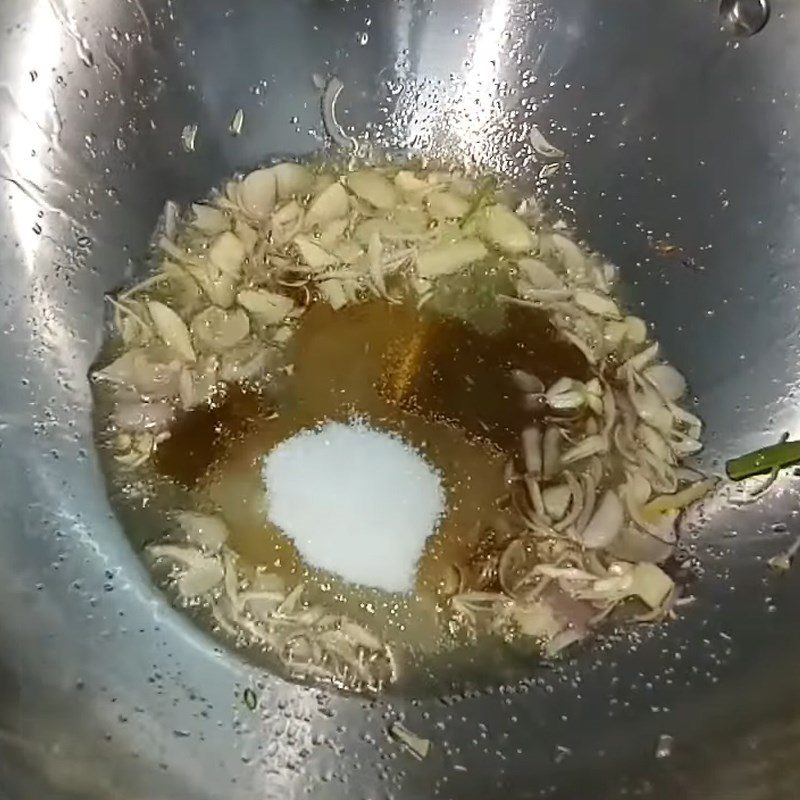 Step 5 Making fish sauce for fried stingray with fish sauce