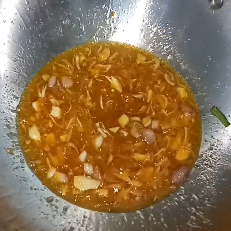 Step 5 Making fish sauce for fried stingray with fish sauce