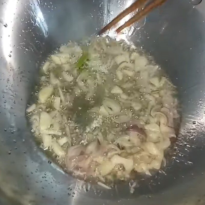 Step 5 Making fish sauce for fried stingray with fish sauce
