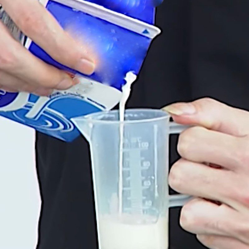 Step 2 Make the sauce to drizzle over the dessert Melon and Grass Jelly Dessert