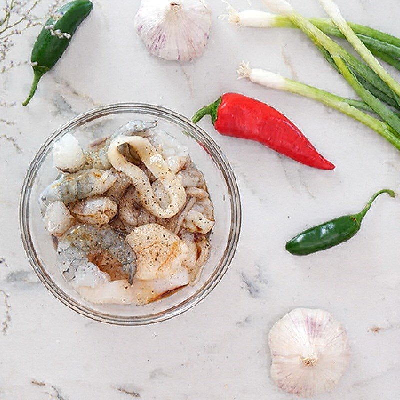 Step 5 Make the marinade sauce Seafood stir-fried udon