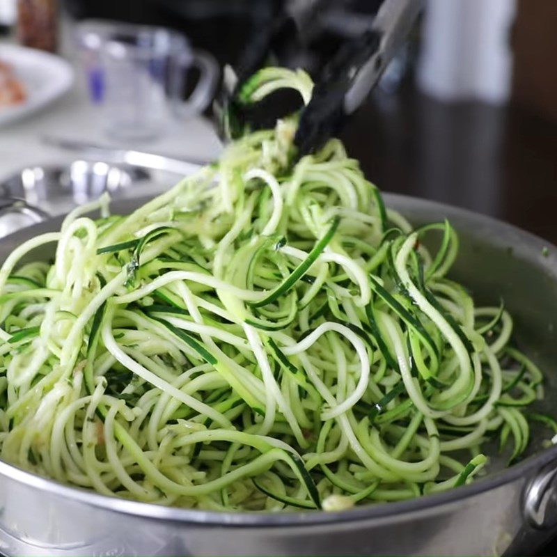 Step 3 Making zucchini spaghetti Zucchini shrimp spaghetti