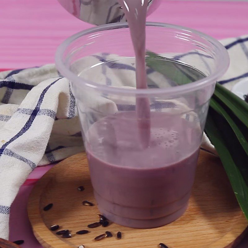 Step 4 Making black sticky rice milk Fresh black sticky rice milk