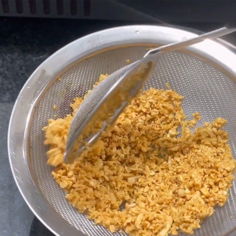 Step 1 Frying garlic for garlic butter noodles