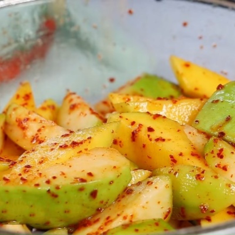 Step 3 Making fruit salad with dried beef, green mango, and guava