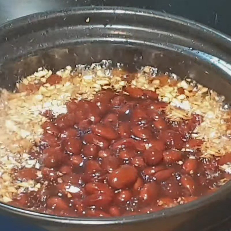 Step 2 Make the coconut milk braised soybean paste