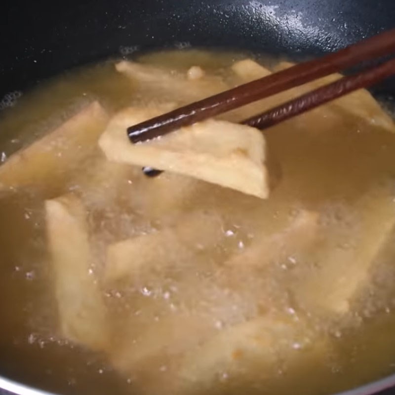 Step 2 Coating and frying sweet potatoes Cheese-flavored sweet potatoes