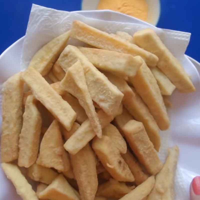 Step 2 Coating and frying sweet potatoes Cheese-flavored sweet potatoes