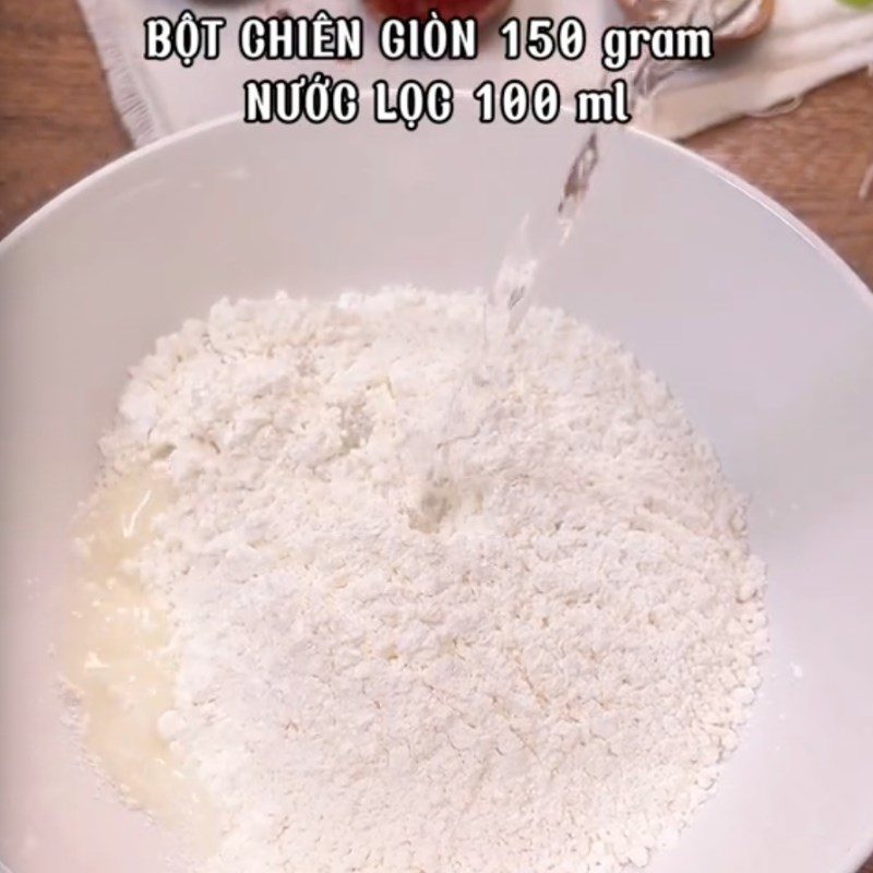 Step 2 Coat the tofu with flour Tofu braised in soy sauce (Recipe shared by Tiktok Vegan Kitchen XANH)