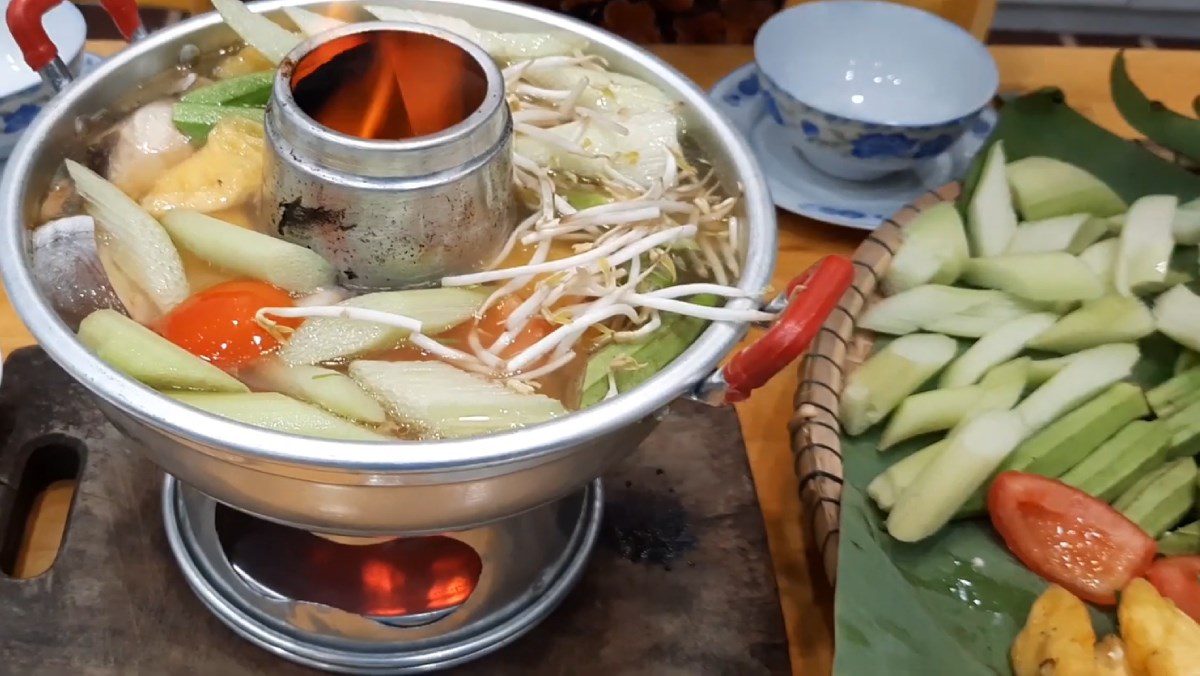 2 ways to cook sour bamboo shoot and sweet fragrant snakehead fish hotpot 24 Fragrant snakehead fish hot pot