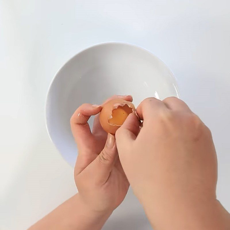 Step 1 Remove the egg yolk and mix with cheese Baked Cheese Egg