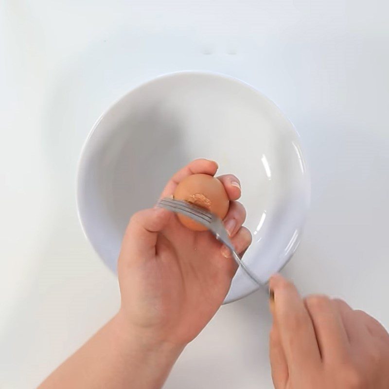 Step 1 Remove the egg yolk and mix with cheese Baked Cheese Egg
