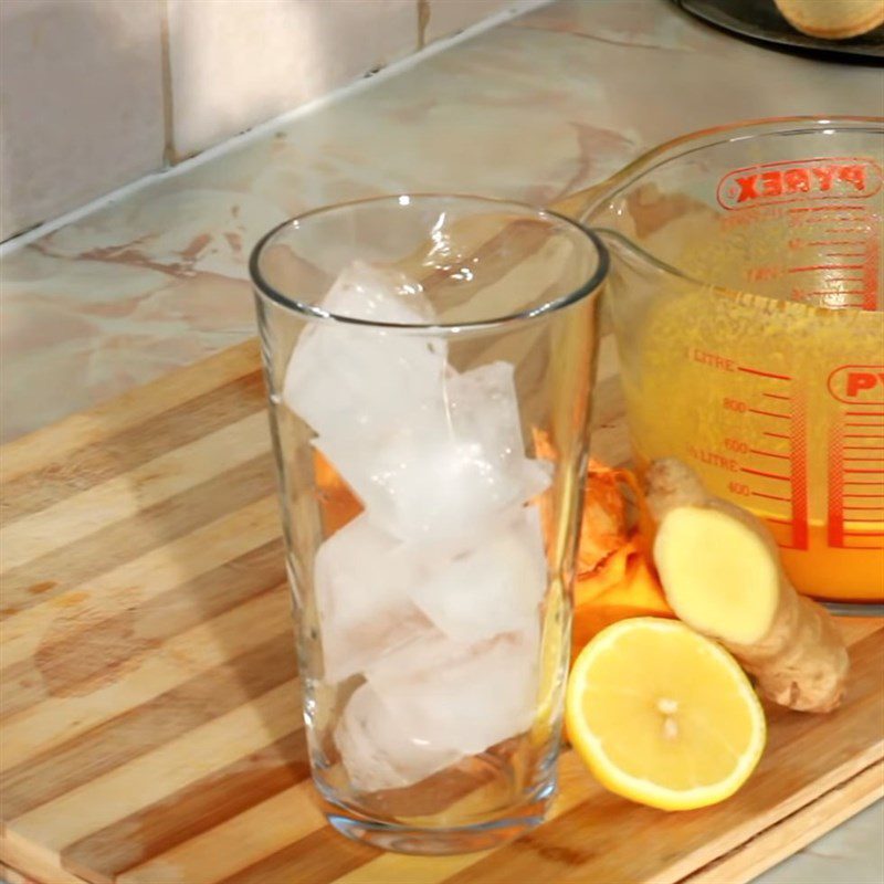 Step 3 Strain to get the juice Pumpkin juice with lemon and ginger