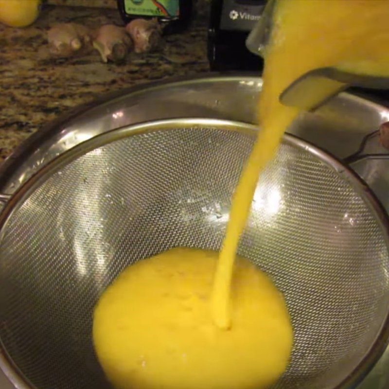 Step 3 Filter fragrant mango juice Fragrant mango juice