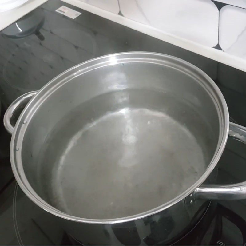 Step 5 Boiling the cake Chè trôi nước cá chép