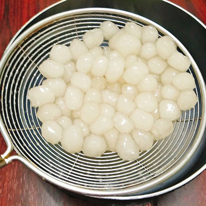 Step 2 Boiling tapioca pearls Tapioca pearls from tapioca starch