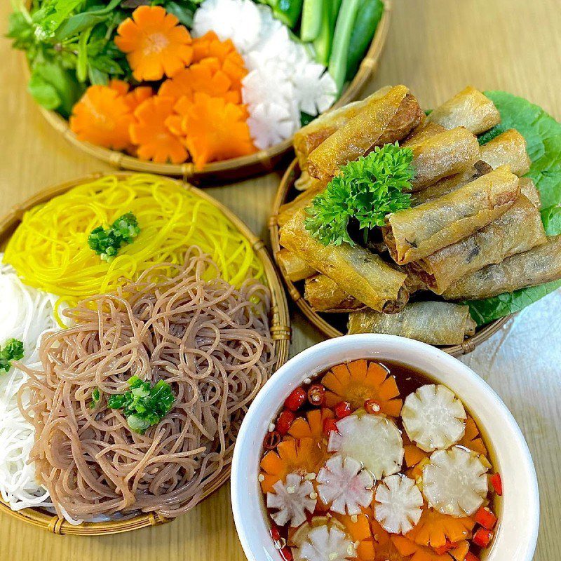 Step 4 Boiling noodles and decorating How to make vermicelli with spring rolls and homemade spring rolls