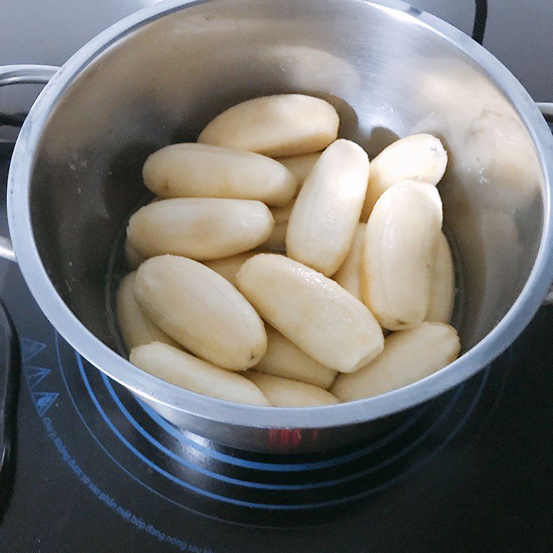 Step 2 Boil the bananas Caramelized bananas