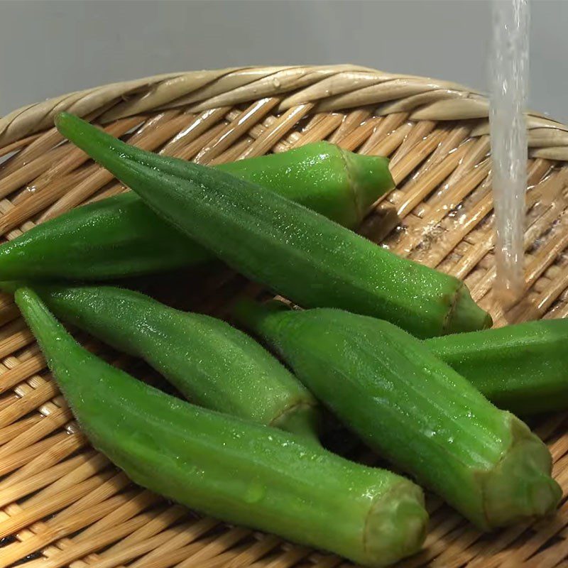 Step 2 Boil the Okra Vegetarian Somen Noodles with Vegetables