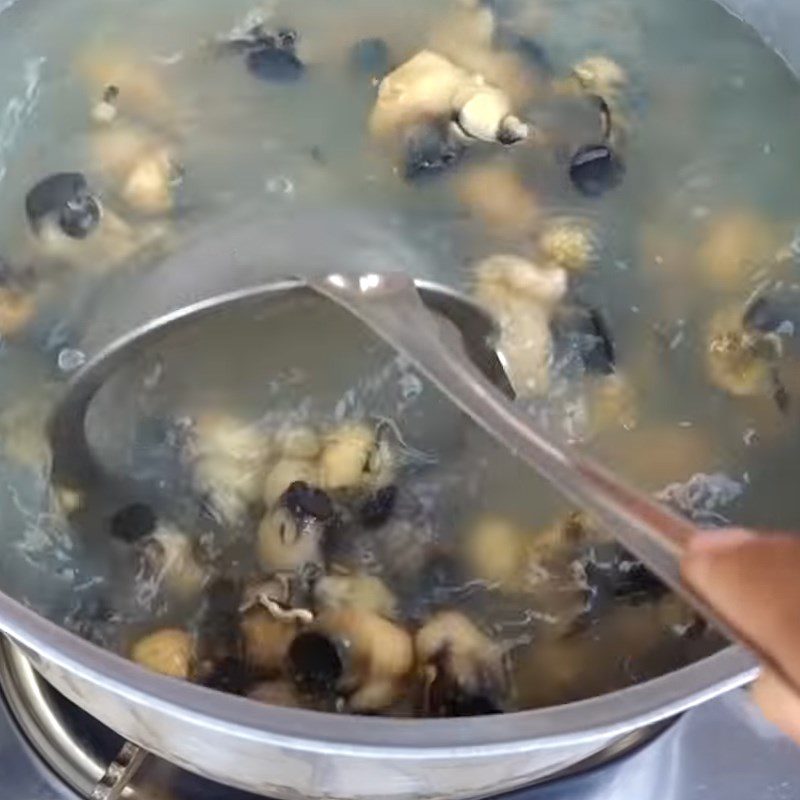 Step 2 Boil the oysters for Oyster Salad