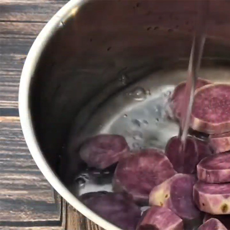Step 1 Boil sweet potato Purple sweet potato milk