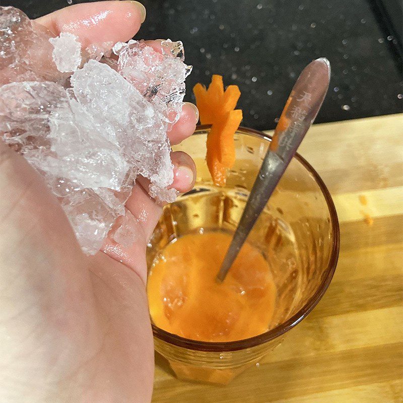Step 3 Strain the juice Fresh carrot juice using a blender