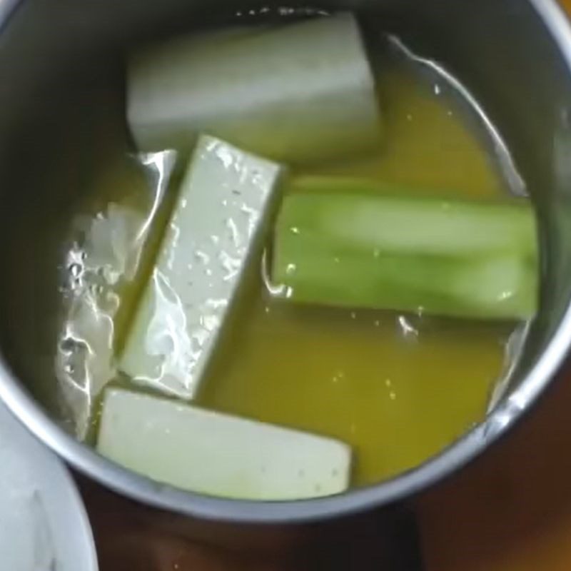 Step 2 Boil the bottle gourd for Chicken and Bottle Gourd Porridge