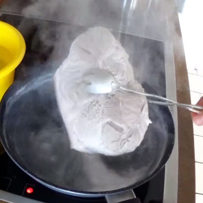 Step 2 Boiling Pork Pork Noodles