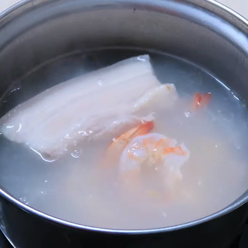 Step 3 Boiling shrimp and pork for Mít mixed with shrimp and pork from Da Nang