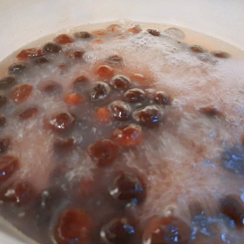 Step 4 Boiling tapioca pearls from glutinous rice flour