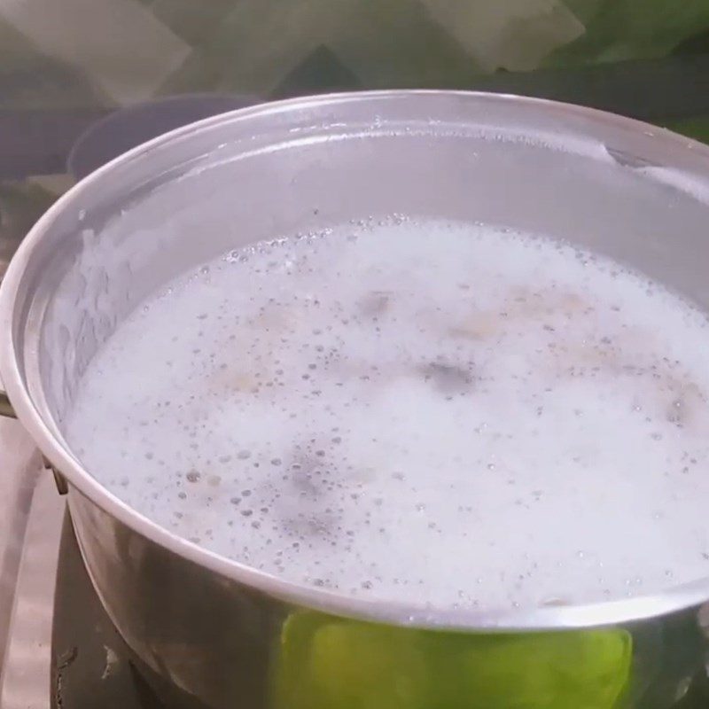 Step 4 Boiling tapioca pearls Black sugar tapioca pearls made from rice flour